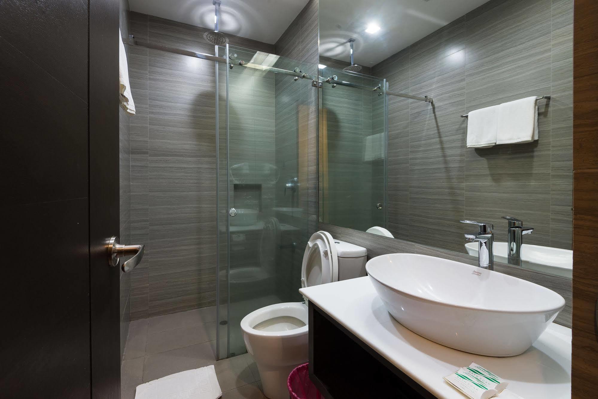 Lenox Hotel Dagupan City Eksteriør billede